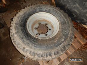 Single 12.5/80-15.3 trailer wheel and tyre