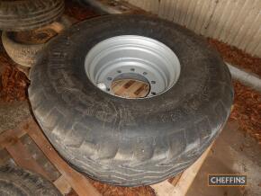 Single Vredestein flotation 560/60R22.5 wheel and tyre