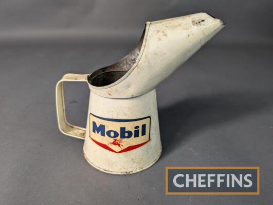 Mobil pint oil pourer