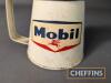 Mobil pint oil pourer - 2