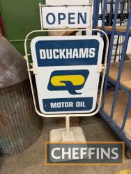 Duckham open/closed forecourt swinging sign