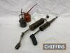 Qty grease guns and oil cans - 2