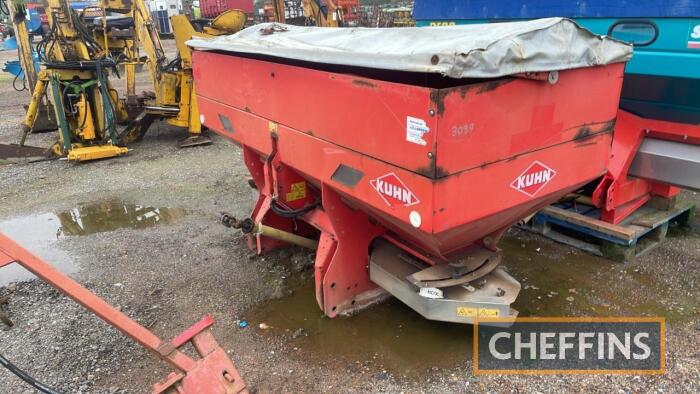 Kuhn MDS 1131 Fertiliser Drill c/w rollover sheet, pto shaft