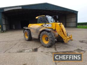 2021 JCB 542-70 AgriXtra 4wd 4ws TELESCOPIC LOADER Fitted with Manitou headstock, 2021 JCB Pallet tine headstock with Manitou brackets, PUH, rear spool service on Michelin 460/70R24 wheels and tyres. Reg No. AF71 EPN Serial No. JCB5XMLJLM3064022 Pallet 