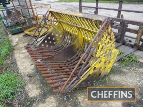 Sugar beet bucket, Manitou brackets