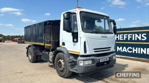 Iveco Tipper Hot Box c/w registration documents in office MOT: June 25 Reg. No. BXO8 MRO