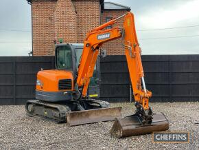 2021 DOOSAN DX62R Rubber Tracked 360° EXCAVATOR. Fitted with blade, breaker pipework, Geith quick hitch. Offered with 1no. excavator bucket. Owned from new Serial No. DHKCEAAUHM6001960 Hours: 1,349