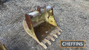 Geith excavator bucket, 3ft. 50mm pins