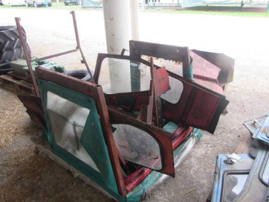 Massey Ferguson 35X Lambourn cab c/w panels and square mudguards 