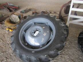 Pair of 10x28 wheels and tyres