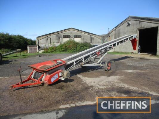 Swift Lift EURO 140x elevator with hand operated hydraulic raise and lower grain chute, drawbar, 3phs