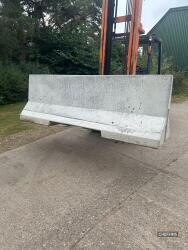 Concrete block for access blocking 2.5m x 850mm