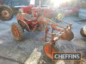 DAVID BROWN 2D 2cylinder diesel TRACTOR Reg. No. 466 BMO (expired) Fitted with original engine and mid-lift system. Supplied BY T.A. Bennett, Hungerford. Supplied with original instruction book and sales brochures Due to extremely restricted access, load