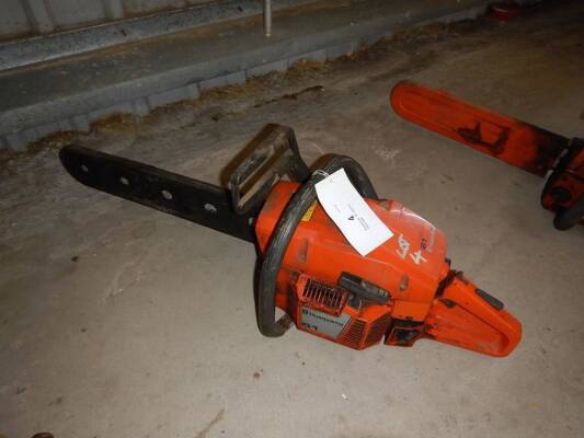 Husqvarna 61 petrol chainsaw