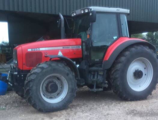 2003 MASSEY FERGUSON 8250 PowerControl 40kph 4wd TRACTORFitted with HE-VA front linkageReg. No. FY03 XSLSerial No. M113054Hours: 7,200FDR: 01/08/2003