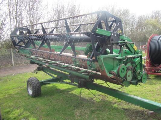 John Deere 618R Header