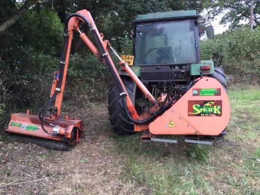 JOHN DEERE 2040S 2wd TRACTORFitted with a shark hedgecutterReg. No. B344 SPWSerial No. 539405 