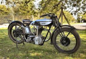 1928 490cc Norton CS1 MOTORCYCLE Reg. No. UT 2794 Frame No. CS32090 Engine No. CS39040 Consigned from the estate of a professional model engineer Mr John Anyon, this example of the most desirable of all Nortons has come straight from his Kent workshop. Th