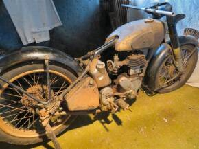1947 633cc Norton Model 1 (Big Four) project MOTORCYCLE Reg. No. JGO 39 Frame No. B7 9846 Engine No. B7 7974 A London registered Norton project that was purchased privately back in the mists of time with the intention of a restoration but the passing of m