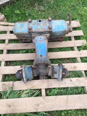 Fordson/Roadless V-Twin rowcrop front pedestal c/w correct drag link