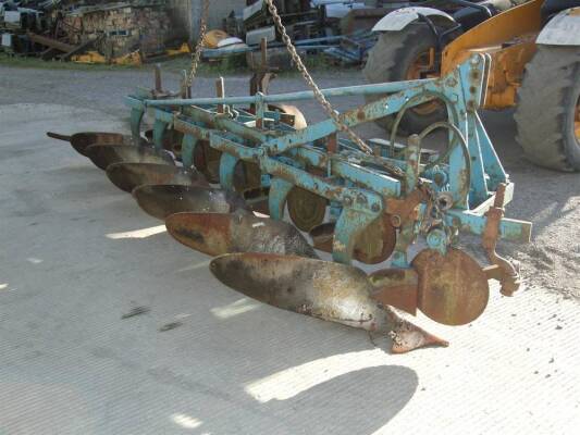Doe 6furrow conventional plough with YL bodies, NC skims, disc depth wheel and hydraulic cross shaft adjuster