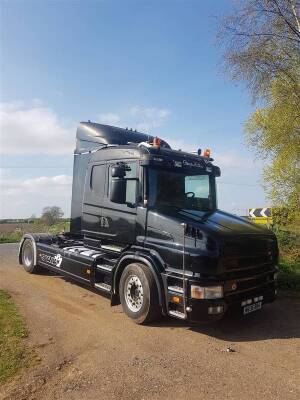 2000 Scania T144 V8 4x2 Tractor Unit Reg. No. W836 BBA Chassis No. XLET4X20004434127 The LHD 530HP unit is stated to have been imported by the vendor from Austria in 2016, it is equipped with air deflector kit, roof mounted spotlight bar, beacons, air hor