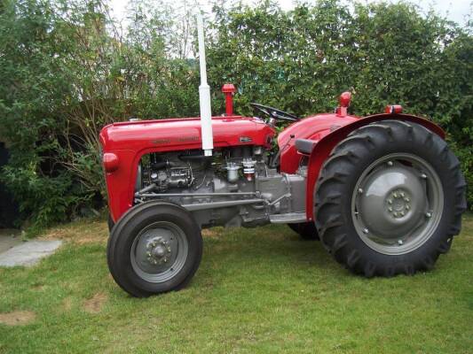 1960 MASSEY FERGUSON 35 3cylinder diesel TRACTOR Reg. No. 386 JTU Serial No. SNM172805 Fitted with new injectors, pump, clutch pack, wheel rims all round and finished in 2pack paint on 12.4x28 rear and 600x16 front a very well presented tractor with V5C a