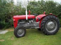 1960 MASSEY FERGUSON 35 3cylinder diesel TRACTOR Reg. No. 386 JTU Serial No. SNM172805 Fitted with new injectors, pump, clutch pack, wheel rims all round and finished in 2pack paint on 12.4x28 rear and 600x16 front a very well presented tractor with V5C a