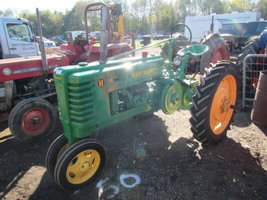 JOHN DEERE Model H 2cylinder petrol/paraffin rowcrop TRACTOR Fitted with twin front wheels, pneumatic tyres all round and lighting set.