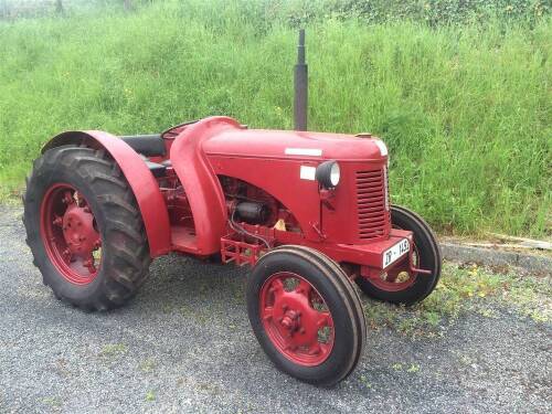 DAVID BROWN Cropmaster 4cylinder petrol/paraffin TRACTOR Fitted with rear pulley, drawbar and lighting set