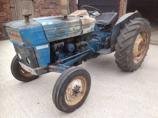 1967 FORD 2000 Dexta pre-Force 3cylinder diesel TRACTOR Reg. No. TVX 170E Serial No. 828559 A good ex-farm example with straight tinwork. Supplied by Ernest Doe & Sons Ltd, Ulting, Maldon, Essex. V5 available