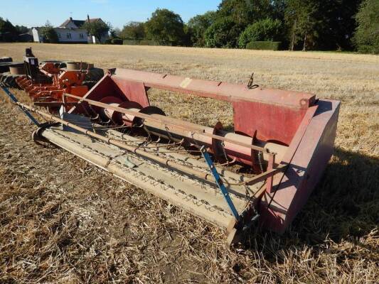 Shelbourne Reynolds draper pick up header to fit a New Holland 80 or TX seriesSerial No. H/855