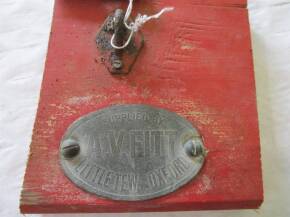 A.V. Fitt, Little Tew oval cast iron plate