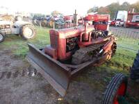 DAVID BROWN ITD3 diesel CRAWLER TRACTORSerial No. TID/3/48-10295Fitted with an angle blade, stated to be in running order but clutch is stuck
