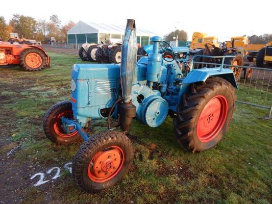 LANZ BULLDOG 2206 single cylinder diesel TRACTOR Fitted with rear linkage