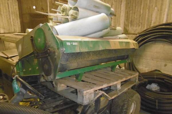 1999 Textron Turfcare TD1500 top dresser 1500 cuft 894808 Serial No. A99082012