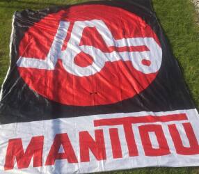 Manitou flag (3100mm x 2500mm)