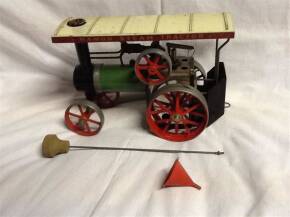 Mamod steam traction engine with steering handle and funnel, unboxed