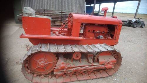 ALLIS CHALMERS Model M 4cylinder petrol/paraffin CRAWLER TRACTOR Fitted with drawbar. An earlier restoration
