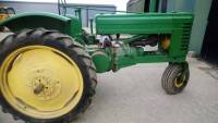 JOHN DEERE Model AN rowcrop 2cylinder petrol/paraffin TRACTOR This single front wheel rowcrop is an earlier restoration