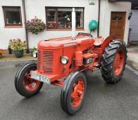 1955 DAVID BROWN 25D 4cylinder diesel TRACTOR Reg. No. SSM 650 Serial No. PD25/6890 Stated to be in good condition and on 12.4x28 rear and 6.00x16 front wheels and tyres. Supplied with current V5C