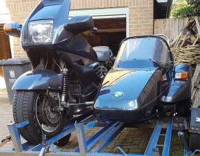 1995 1100cc BMW K1100RS Watsonian Outfit Reg. No. N592 PYL VIN. WB1053202T6496854 This fantastic looking outfit was apparently put together by a former sidecar racer and the vendor informs us that it handles exceptionally well. The K1100RS has been fitted