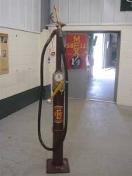 Avery Hardoll CH1 petrol pump in Shell-Mex livery