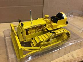 1/16 scale Caterpillar D4 7U bulldozer limited edition model