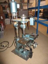 Modelmakers mill, swinging head, X,Y and Z axis c/w DRO and m/c vice (240v) 39ins tall