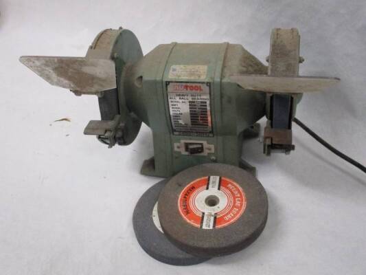 Double ended bench grinder and 2 spare wheels (240V)