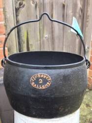 Irons 2 gallon cast iron stock pot