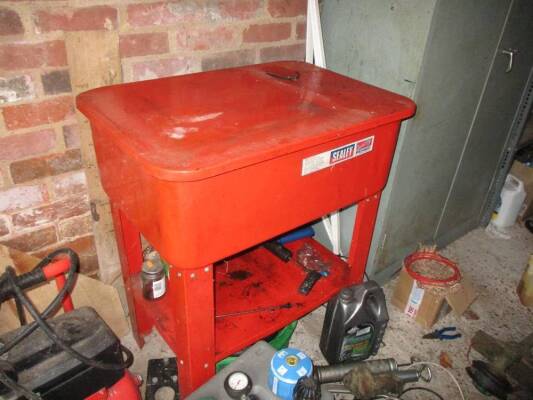 Sealey parts washer cabinet c/w qty cleaning fluid