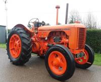 1940 CASE Model D 4cylinder petrol/tvo TRACTOR Reg. No. 910 YUR Serial No. D4401077 This tractor is classed as an older restoration with front axle rebuilt, electric start, radiator has been re-cored with service manual. Consigned from a deceased estate w