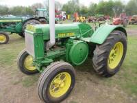 JOHN DEERE D unstyled 2cylinder petrol TRACTOR Fitted with spoked wheels and appearing to be a refurbished example on good tyres all round.